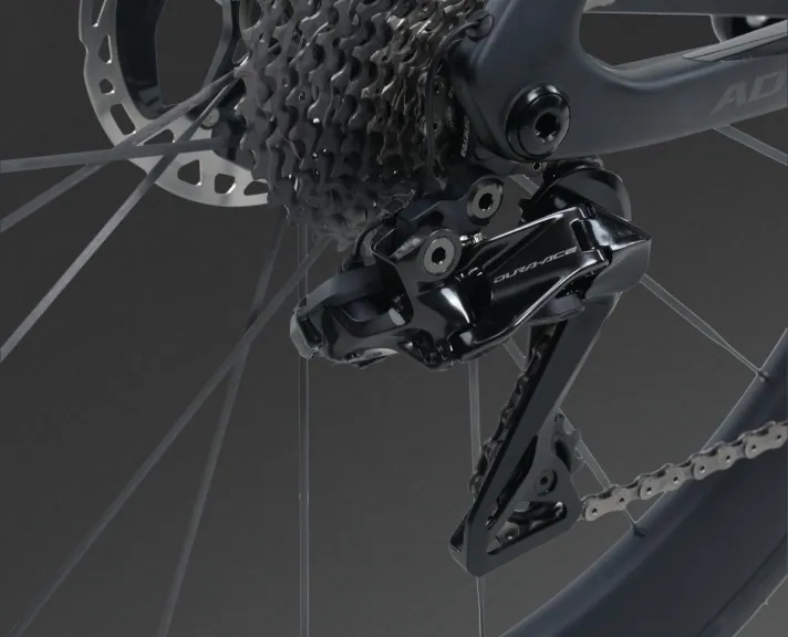 X-LAB AD9: Групсет Shimano Dura-Ace Di2.