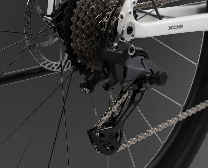 X-LAB SP3: Трансмиссия Shimano CUES + гидравлические дисковые тормоза