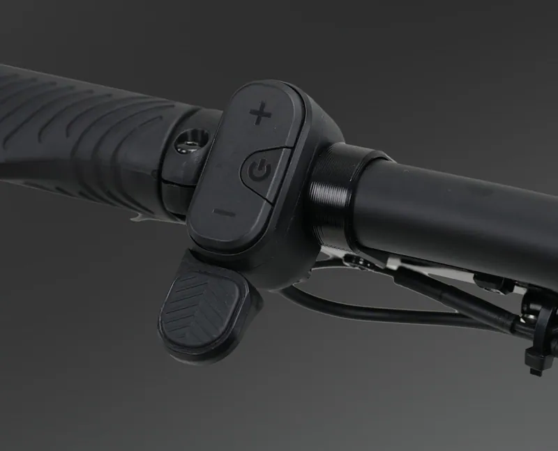 X-LAB ST5+: Ручка газа + противоугонная технология Apple «Локатор»